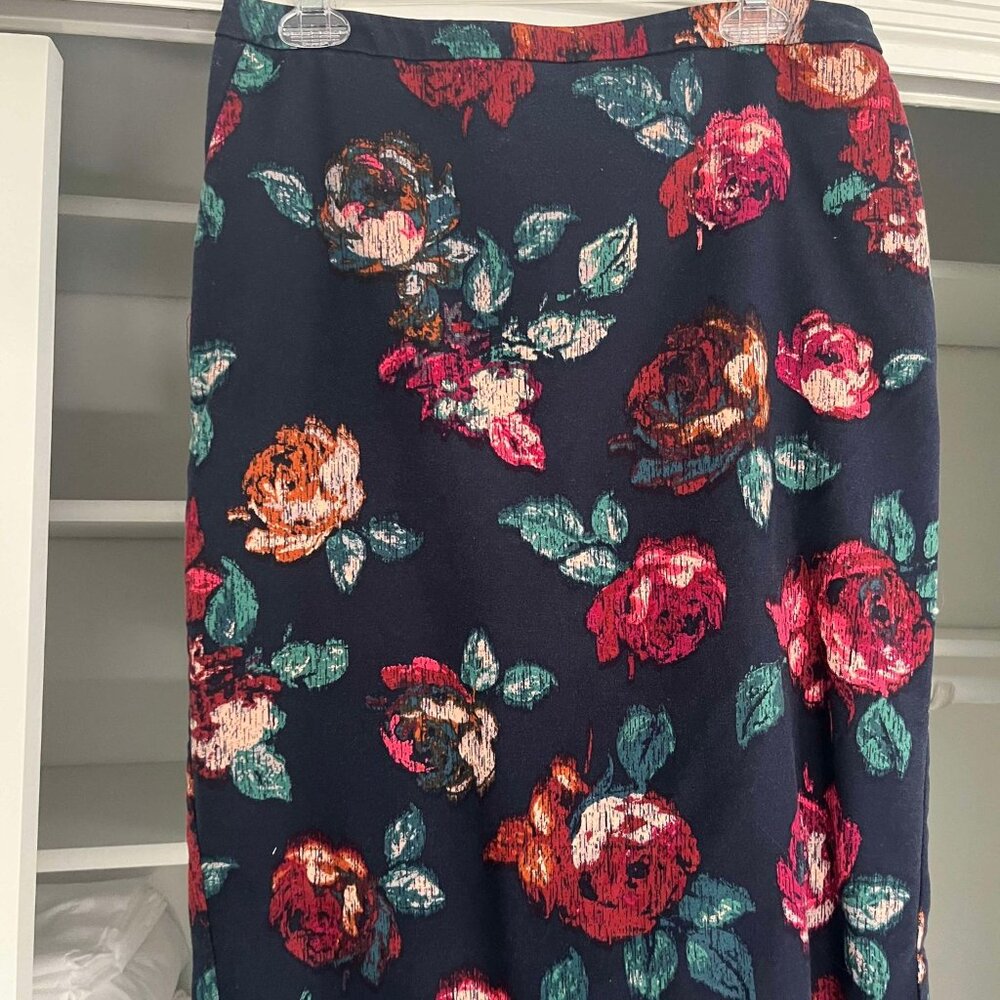 Navy floral pencil skirt